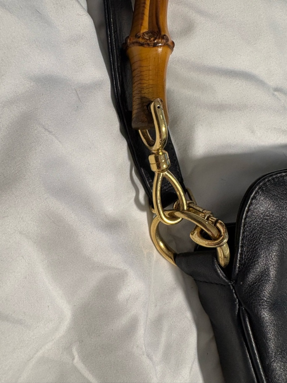 Vintage Gucci Black Leather Shoulder Bag with Bamboo Handle - Picture 2 of 7